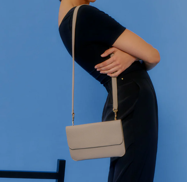 Flap-style envelope clutch