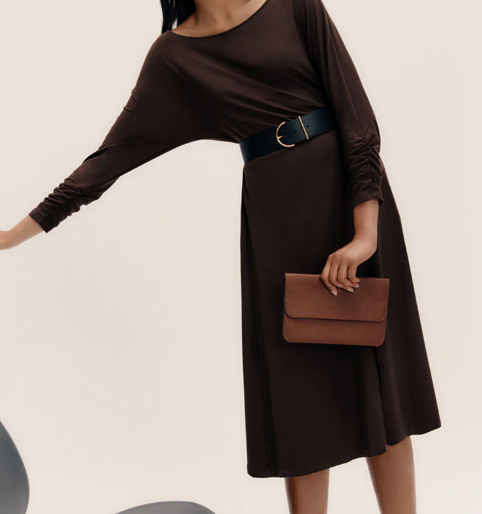 Flap-style envelope clutch