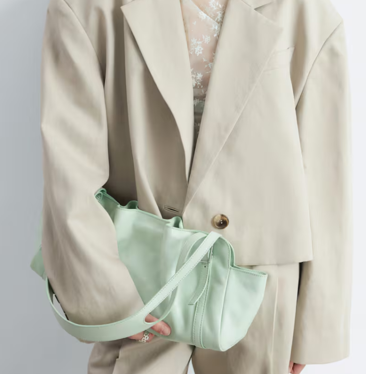 Understated leather shoulder bag